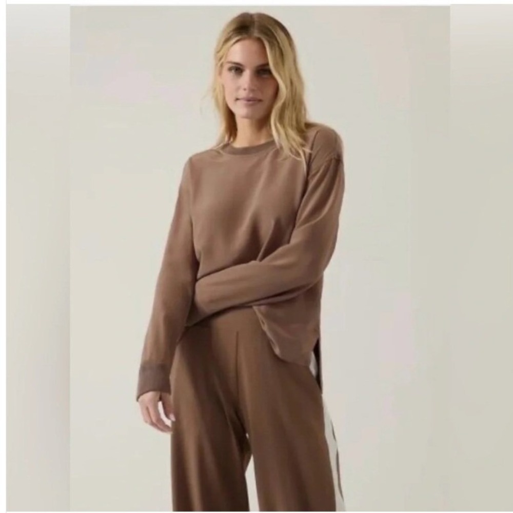 Athleta Womens Size XL Silk Hybrid Top Tan Brown Long Sleeve Crewneck Casual Rib